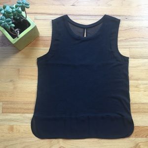 Banana Republic linen paneled tank